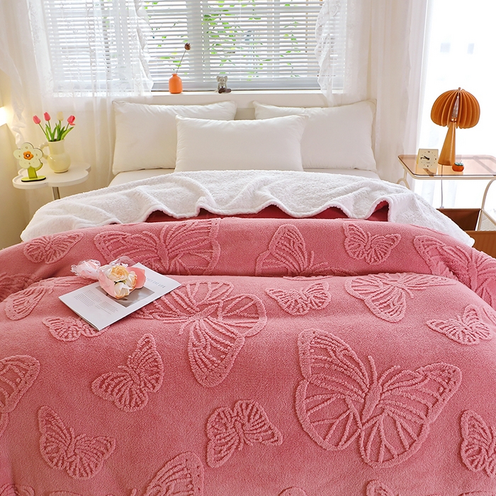 91家纺网 家纺一手货源 找家纺 莱家富 2026新款加厚双层复合毯舒棉绒剪花毛毯 樱花粉