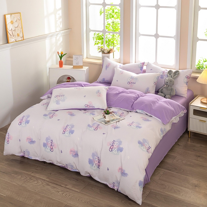 91家纺网 家纺一手货源 找家纺 梦莱家纺 2025新款水洗棉印花四件套 幻彩小熊-紫