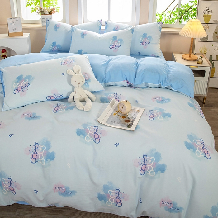 91家纺网 家纺一手货源 找家纺 梦莱家纺 2025新款水洗棉印花四件套 幻彩小熊-蓝