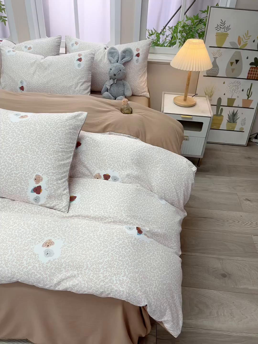 91家纺网 家纺一手货源 找家纺 梦莱家纺 2025新款水洗棉印花四件套 皇冠萌犬