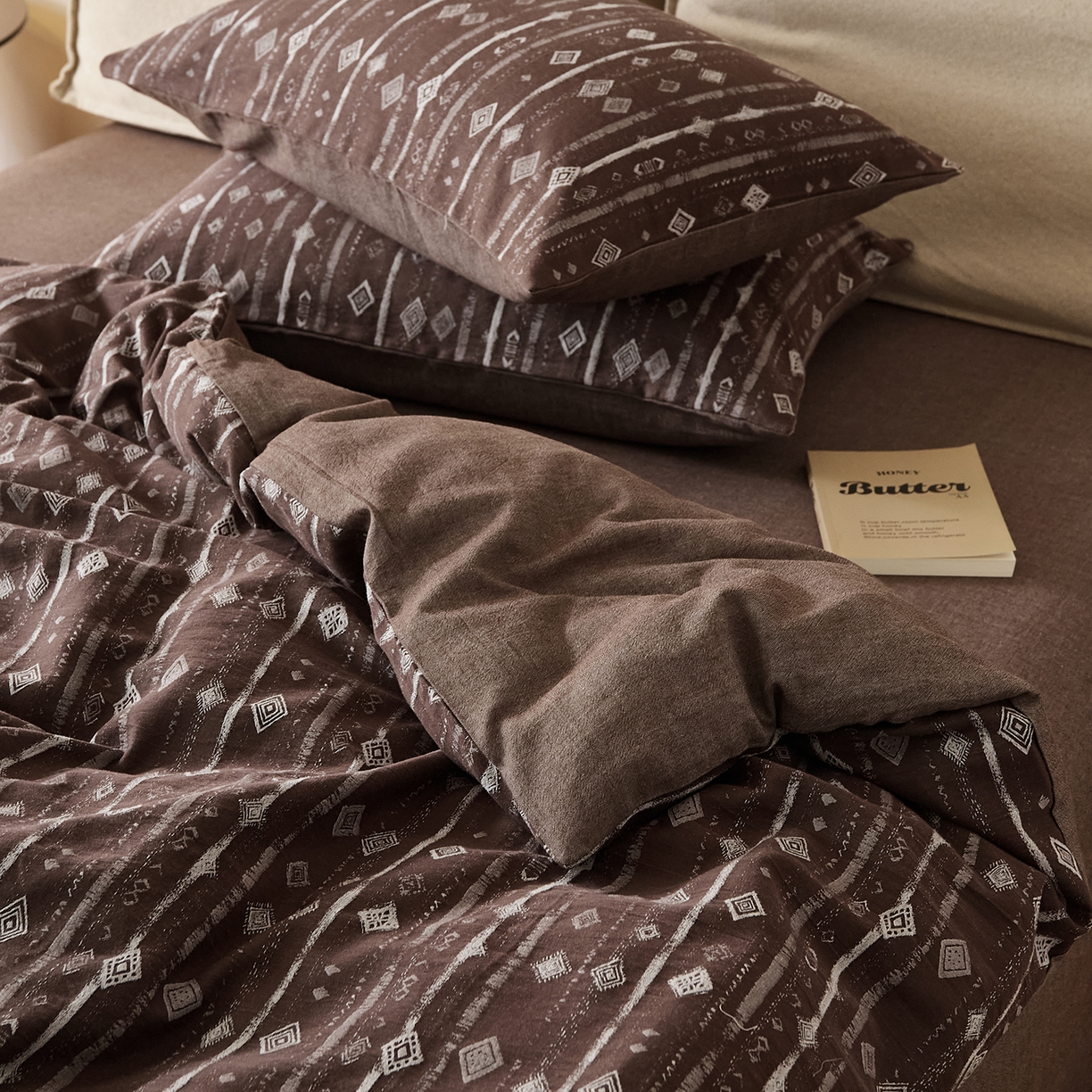 91家纺网 家纺一手货源 找家纺 原研家居 2025新款棉麻色织提花系列四件套 旧布承尘