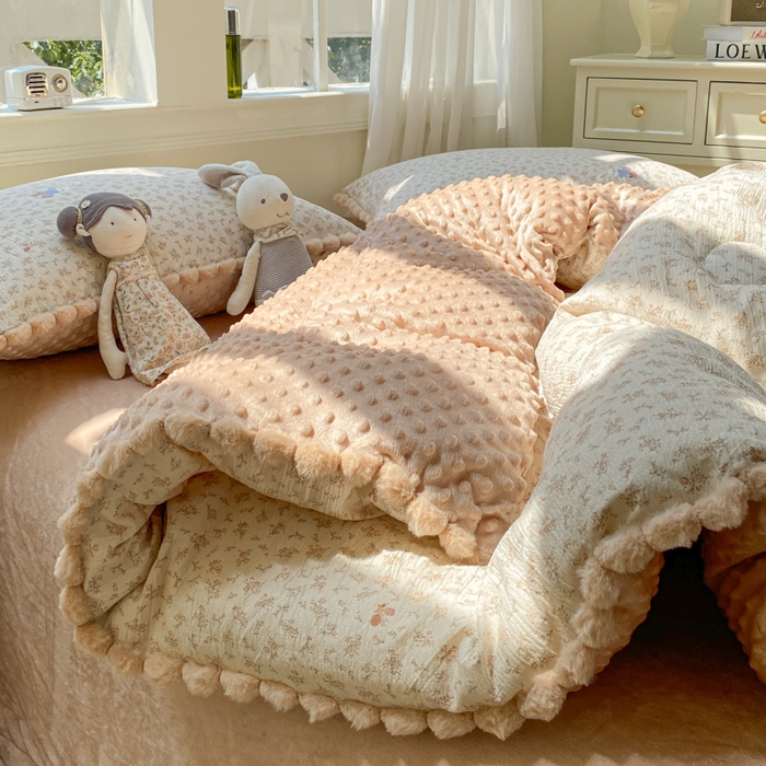 91家纺网 家纺一手货源 找家纺 （总）米乐被业 2025新款毛球豆豆被卡通被子被芯冬被