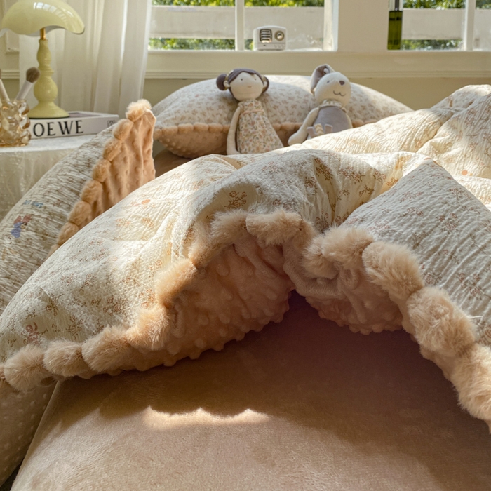 91家纺网 家纺一手货源 找家纺 （总）米乐被业 2025新款毛球豆豆被卡通被子被芯冬被