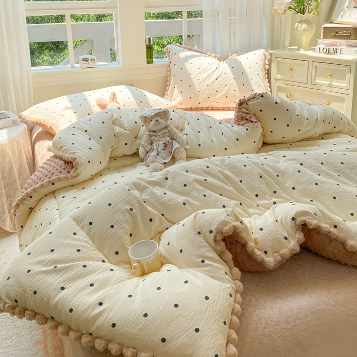 91家纺网 家纺一手货源 找家纺 米乐被业 2025新款毛球豆豆被小清新被子被芯 韩系波点