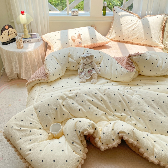 91家纺网 家纺一手货源 找家纺 米乐被业 2025新款毛球豆豆被小清新被子被芯 韩系波点