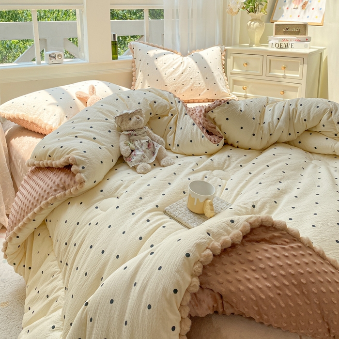 91家纺网 家纺一手货源 找家纺 米乐被业 2025新款毛球豆豆被小清新被子被芯 韩系波点