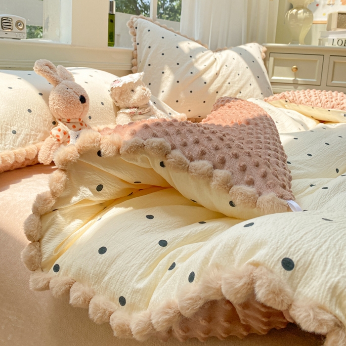 91家纺网 家纺一手货源 找家纺 米乐被业 2025新款毛球豆豆被小清新被子被芯 韩系波点