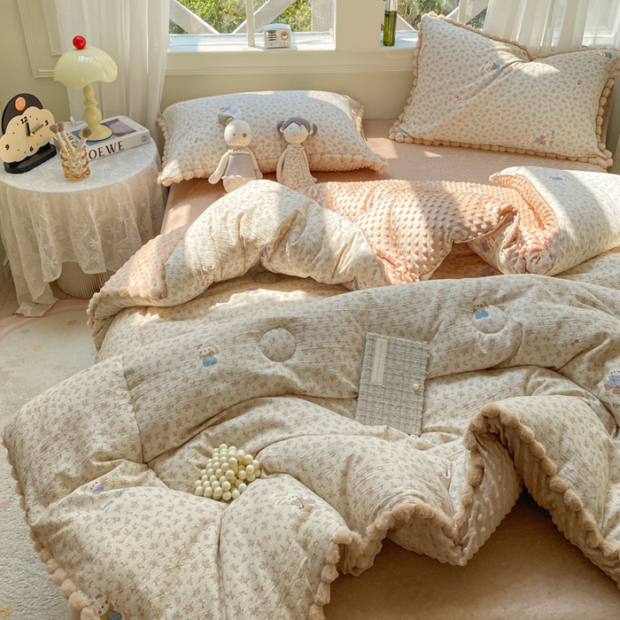 91家纺网 家纺一手货源 找家纺 米乐被业 2025新款毛球豆豆被卡通被子被芯冬被 可爱萌兔