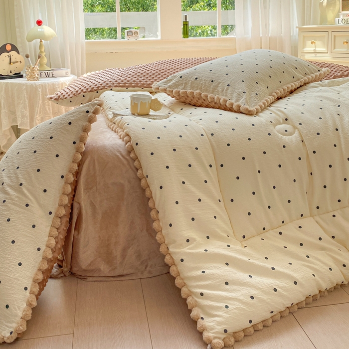 91家纺网 家纺一手货源 找家纺 米乐被业 2025新款毛球豆豆被小清新被子被芯 韩系波点