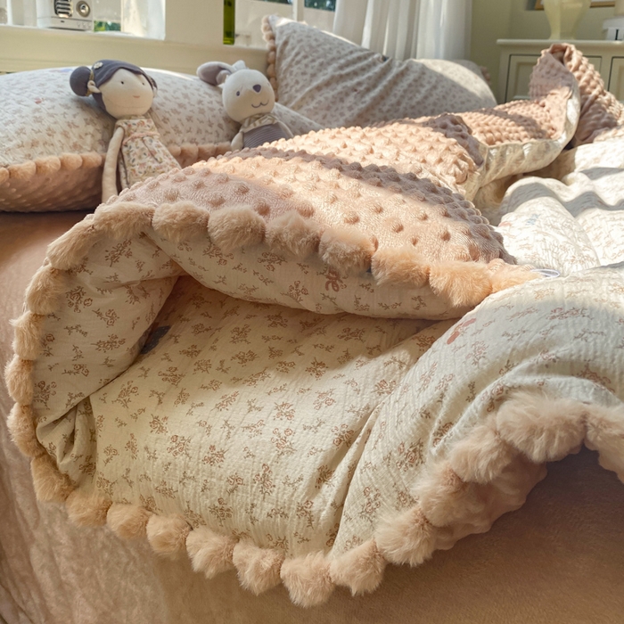 91家纺网 家纺一手货源 找家纺 米乐被业 2025新款毛球豆豆被卡通被子被芯冬被 可爱萌兔