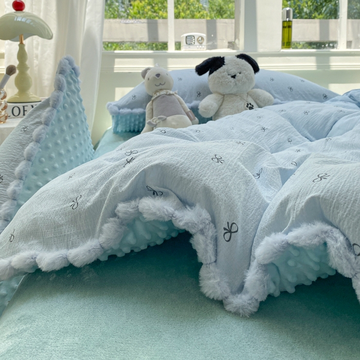 91家纺网 家纺一手货源 找家纺 米乐被业 2025新款毛球豆豆被小清新被子被芯 韩系蝴蝶结