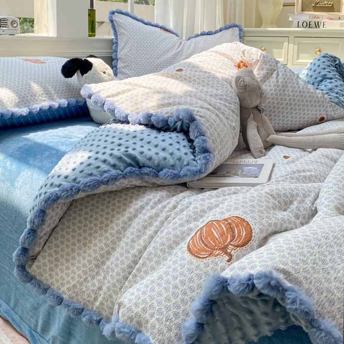 91家纺网 家纺一手货源 找家纺 米乐被业 2025新款毛球豆豆被卡通被子被芯冬被 可爱南瓜