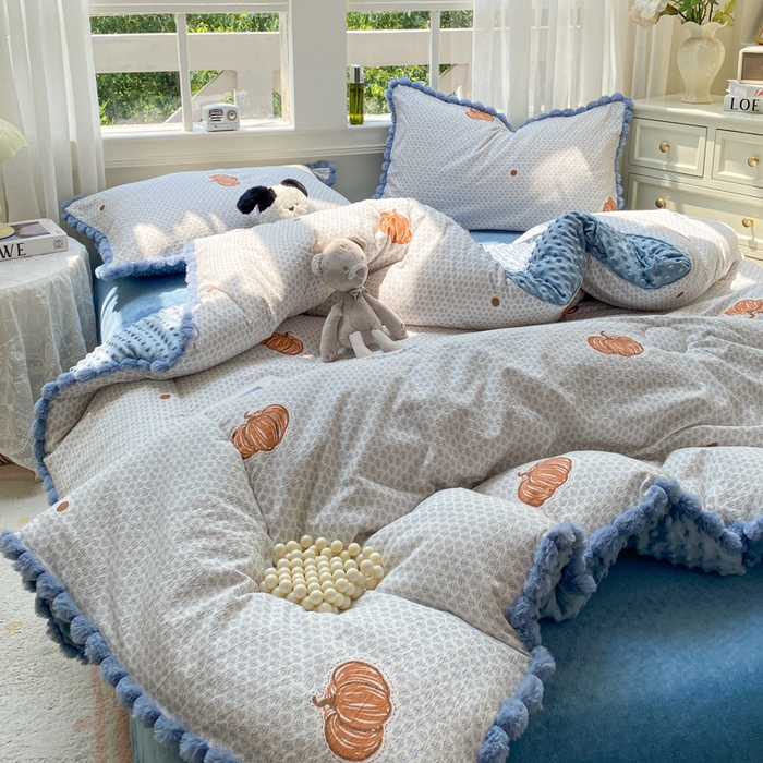 91家纺网 家纺一手货源 找家纺 米乐被业 2025新款毛球豆豆被卡通被子被芯冬被 可爱南瓜