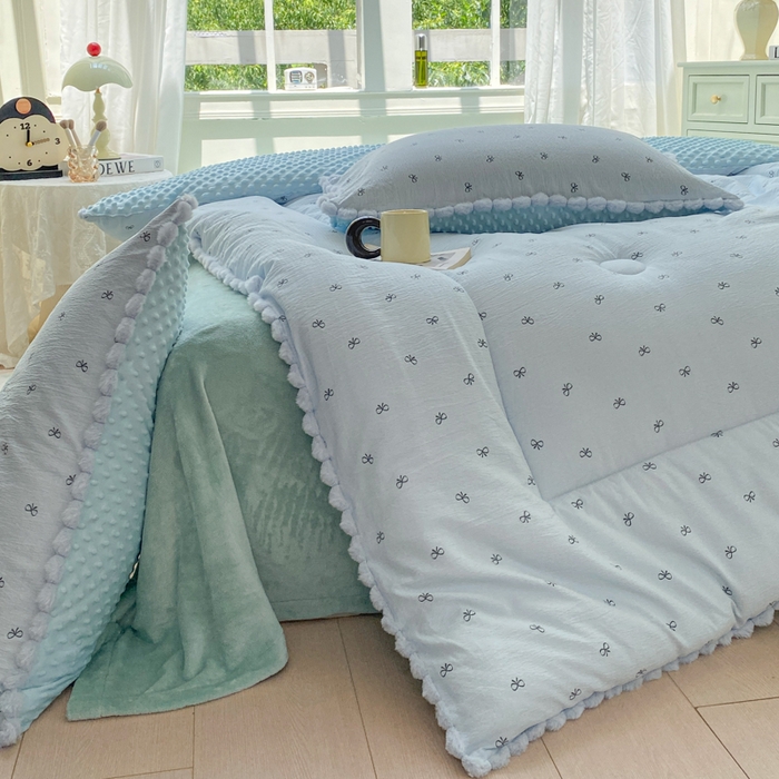 91家纺网 家纺一手货源 找家纺 米乐被业 2025新款毛球豆豆被小清新被子被芯 韩系蝴蝶结