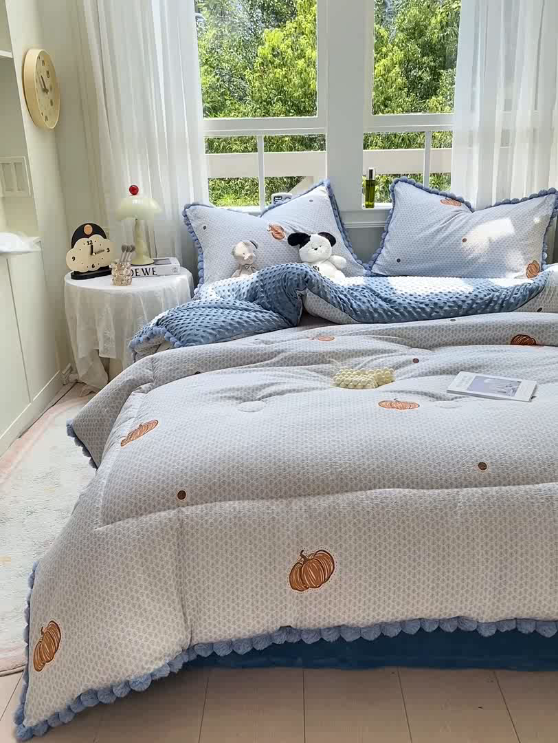 91家纺网 家纺一手货源 找家纺 米乐被业 2025新款毛球豆豆被卡通被子被芯冬被 可爱南瓜