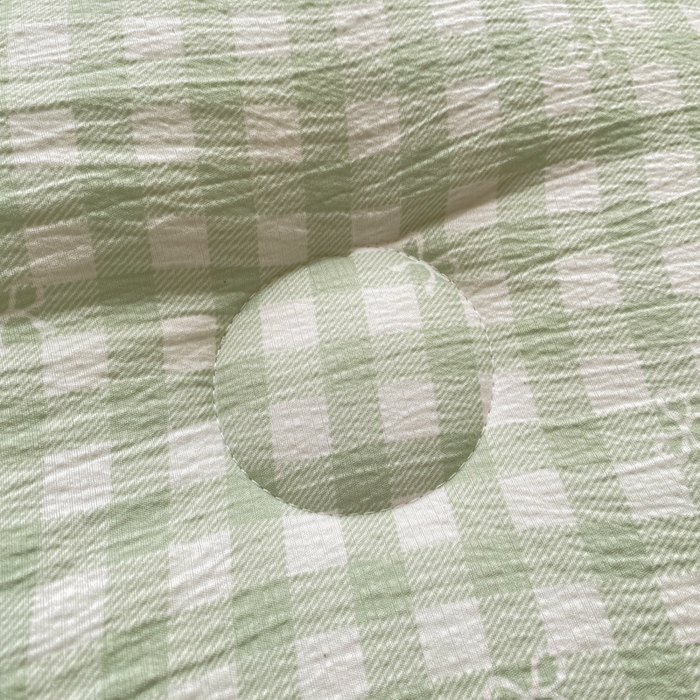 91家纺网 家纺一手货源 找家纺 米乐被业 2025新款毛球豆豆被小清新被子被芯 清新绿格