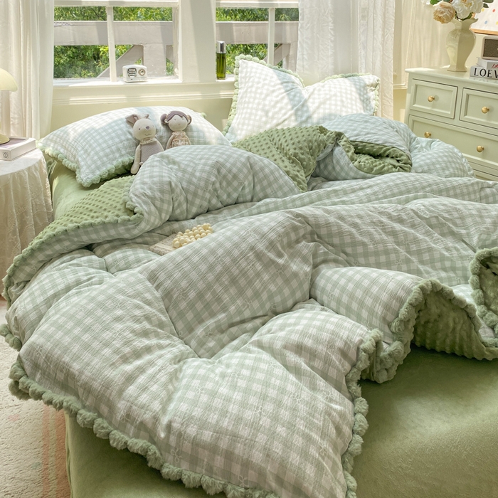 91家纺网 家纺一手货源 找家纺 米乐被业 2025新款毛球豆豆被小清新被子被芯 清新绿格