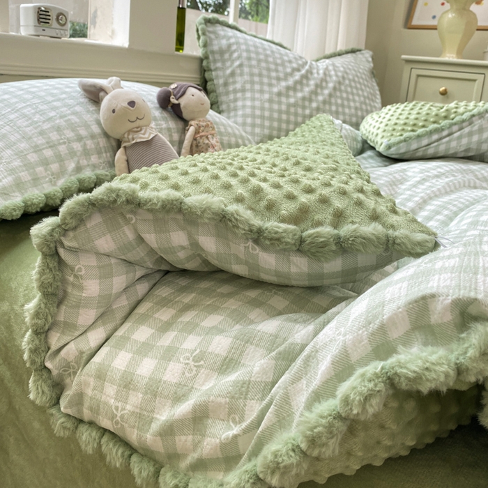 91家纺网 家纺一手货源 找家纺 米乐被业 2025新款毛球豆豆被小清新被子被芯 清新绿格