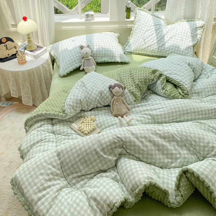 91家纺网 家纺一手货源 找家纺 米乐被业 2025新款毛球豆豆被小清新被子被芯 清新绿格