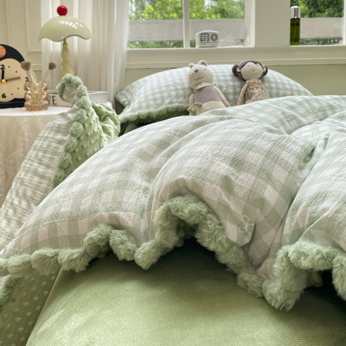 91家纺网 家纺一手货源 找家纺 米乐被业 2025新款毛球豆豆被小清新被子被芯 清新绿格