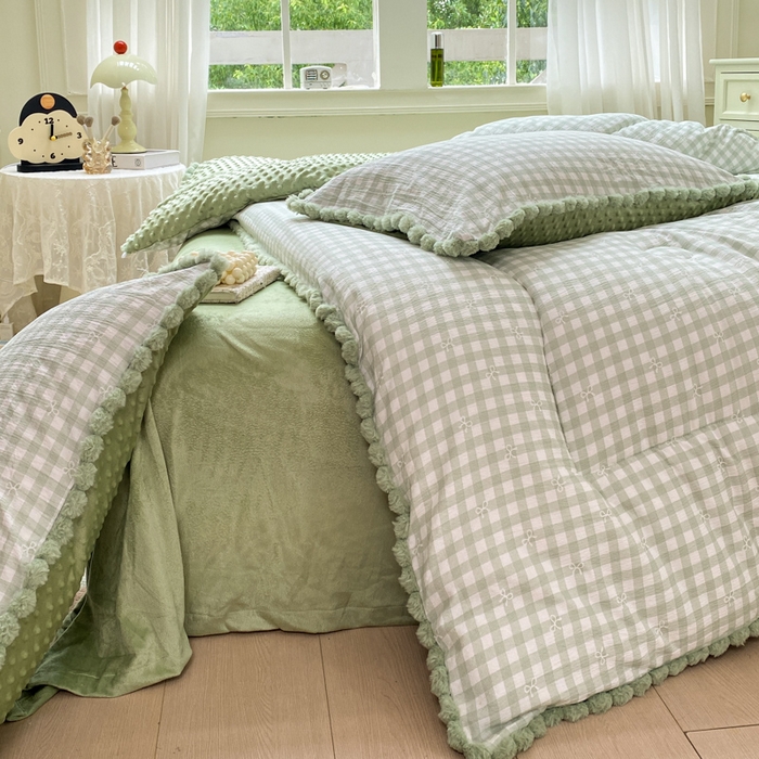 91家纺网 家纺一手货源 找家纺 米乐被业 2025新款毛球豆豆被小清新被子被芯 清新绿格