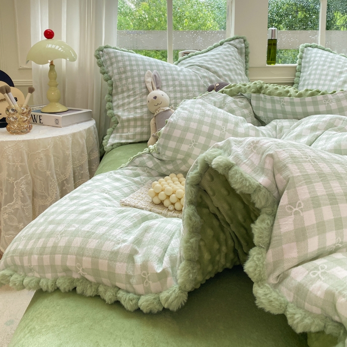 91家纺网 家纺一手货源 找家纺 米乐被业 2025新款毛球豆豆被小清新被子被芯 清新绿格