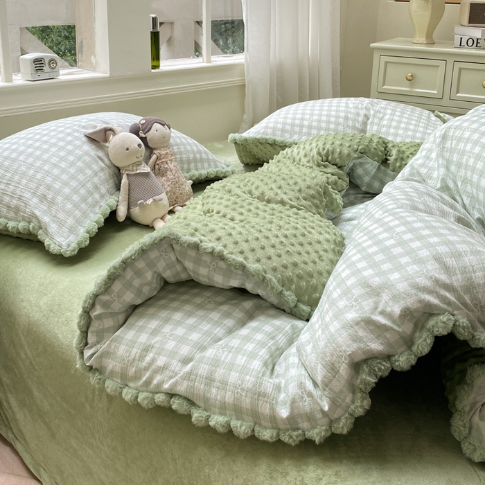 91家纺网 家纺一手货源 找家纺 米乐被业 2025新款毛球豆豆被小清新被子被芯 清新绿格