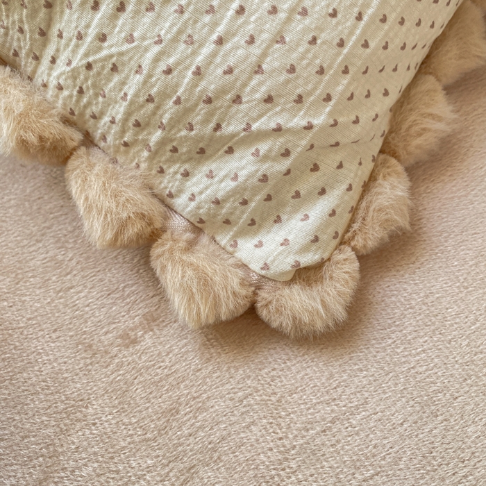 91家纺网 家纺一手货源 找家纺 米乐被业 2025新款毛球豆豆被卡通被子被芯冬被 樱桃琥珀