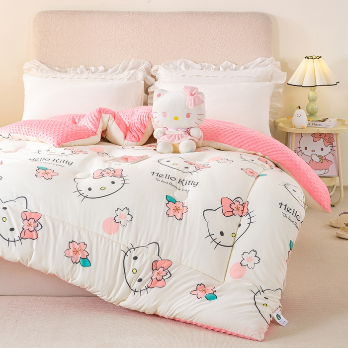 91家纺网 家纺一手货源 找家纺 米乐被业 2025新款三丽鸥水洗棉豆豆被被子被芯冬被 樱花KT猫