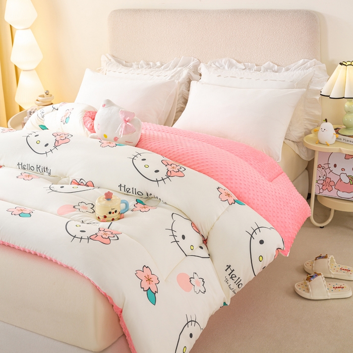 91家纺网 家纺一手货源 找家纺 米乐被业 2025新款三丽鸥水洗棉豆豆被被子被芯冬被 樱花KT猫