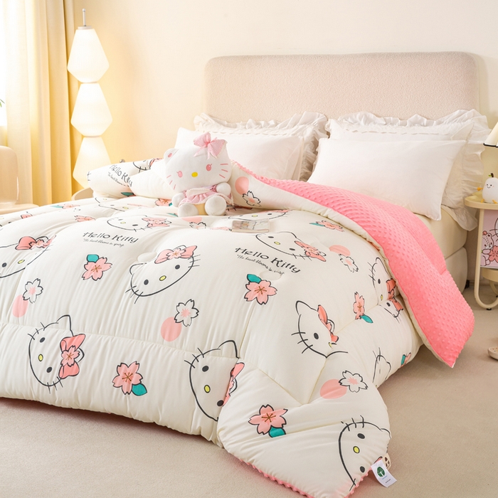 91家纺网 家纺一手货源 找家纺 米乐被业 2025新款三丽鸥水洗棉豆豆被被子被芯冬被 樱花KT猫