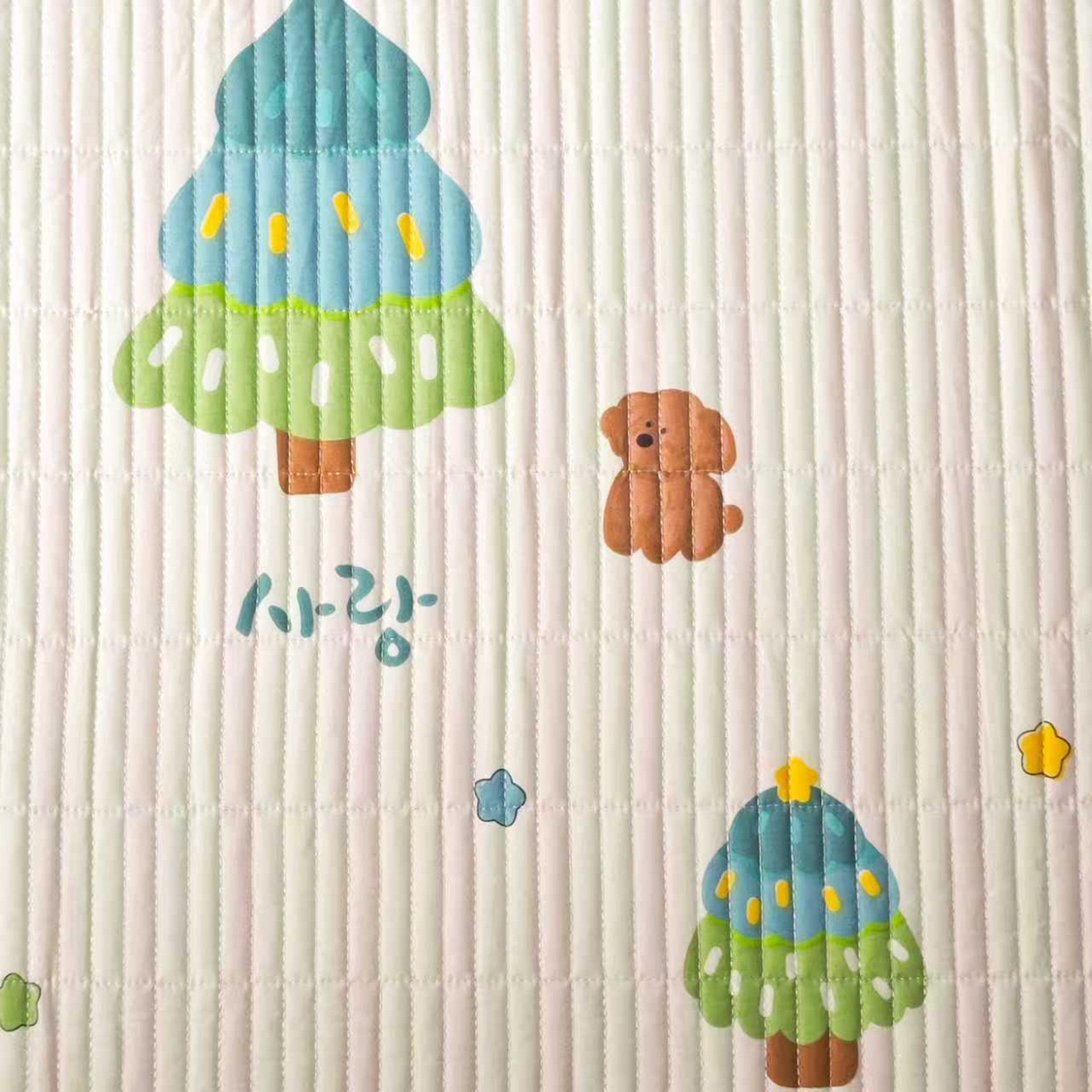 91家纺网 家纺一手货源 找家纺 鑫喜莱家纺 2025新款13372全棉纯棉床盖三件套-萌趣森林 萌趣森林-风格二