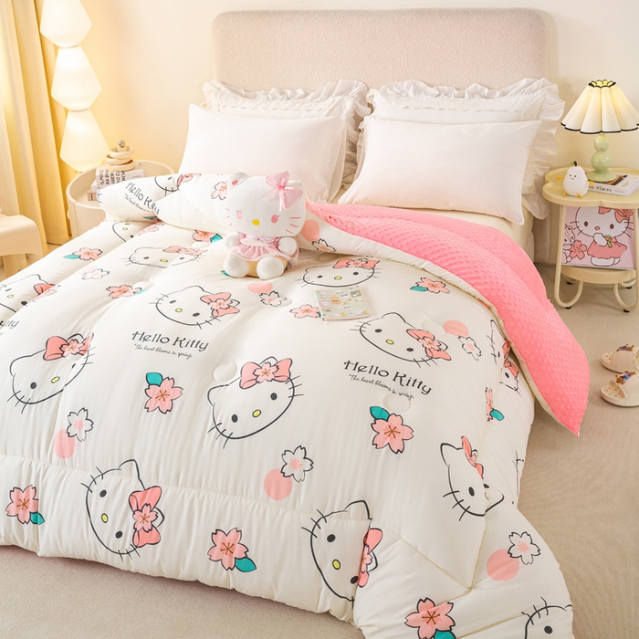 91家纺网 家纺一手货源 找家纺 米乐被业 2025新款三丽鸥水洗棉豆豆被被子被芯冬被 樱花KT猫