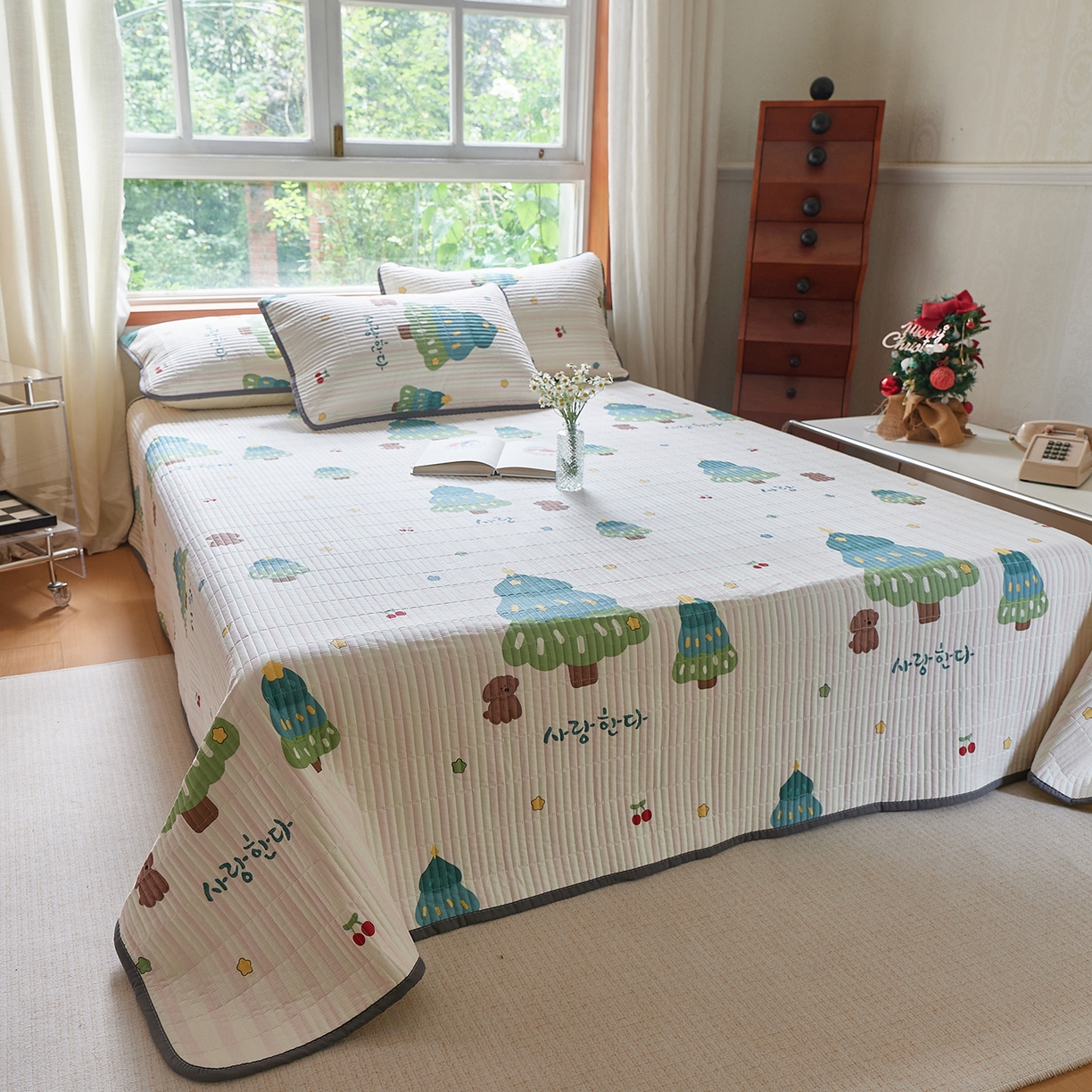 91家纺网 家纺一手货源 找家纺 鑫喜莱家纺 2025新款13372全棉纯棉床盖三件套-萌趣森林 萌趣森林-风格一