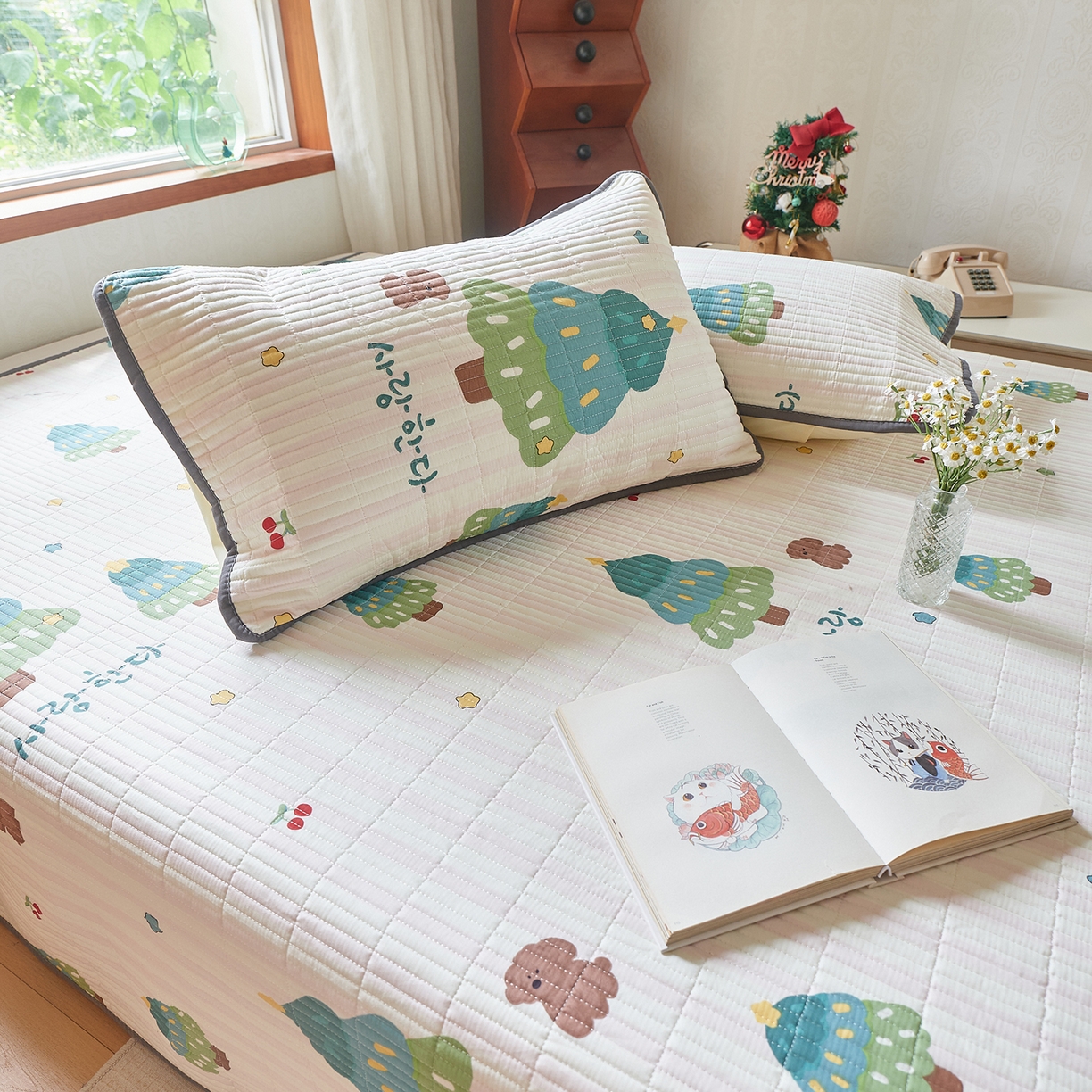 91家纺网 家纺一手货源 找家纺 鑫喜莱家纺 2025新款13372全棉纯棉床盖三件套-萌趣森林 萌趣森林-风格一