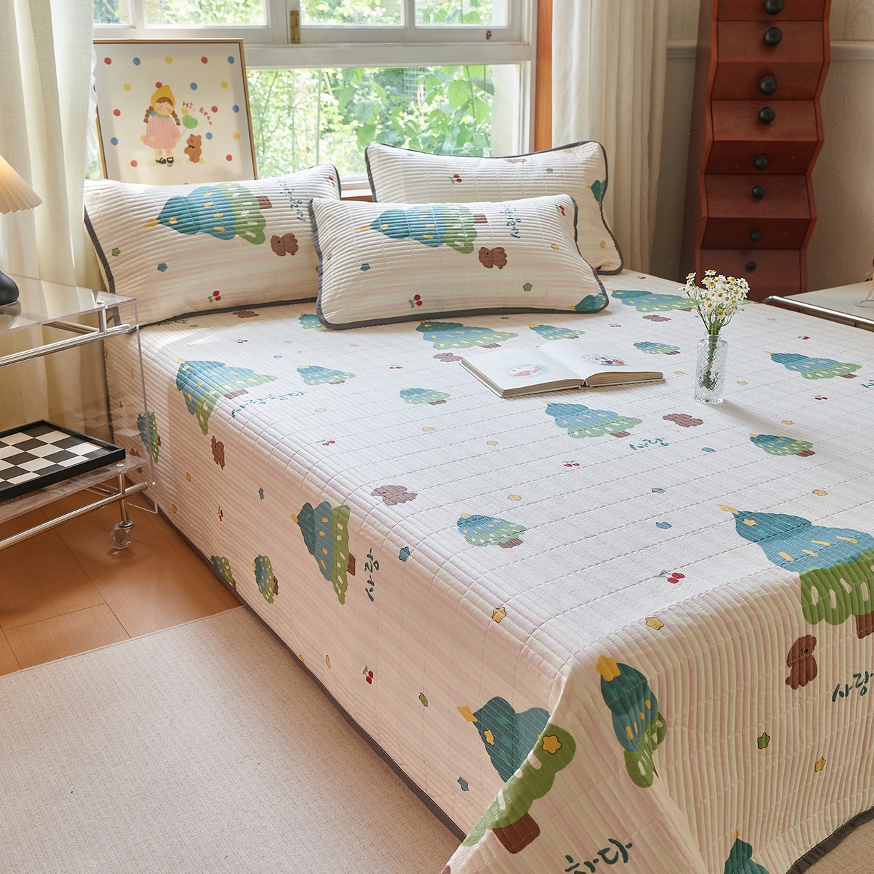 91家纺网 家纺一手货源 找家纺 鑫喜莱家纺 2025新款13372全棉纯棉床盖三件套-萌趣森林 萌趣森林-风格一