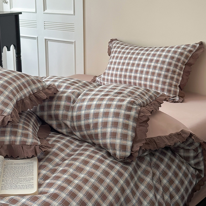 91家纺网 家纺一手货源 找家纺 三朵家纺 2025新款秋冬全棉纯棉加厚磨毛法式花边四件套 魅影