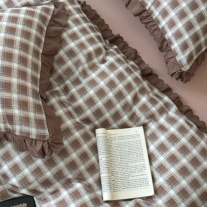 91家纺网 家纺一手货源 找家纺 三朵家纺 2025新款秋冬全棉纯棉加厚磨毛法式花边四件套 魅影