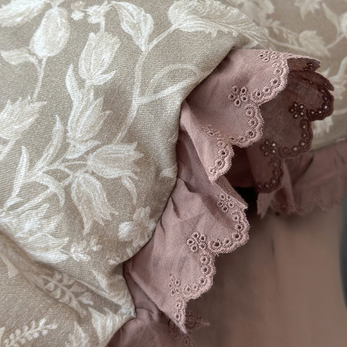 91家纺网 家纺一手货源 找家纺 三朵家纺 2025新款秋冬全棉纯棉加厚磨毛法式花边四件套 优雅花香