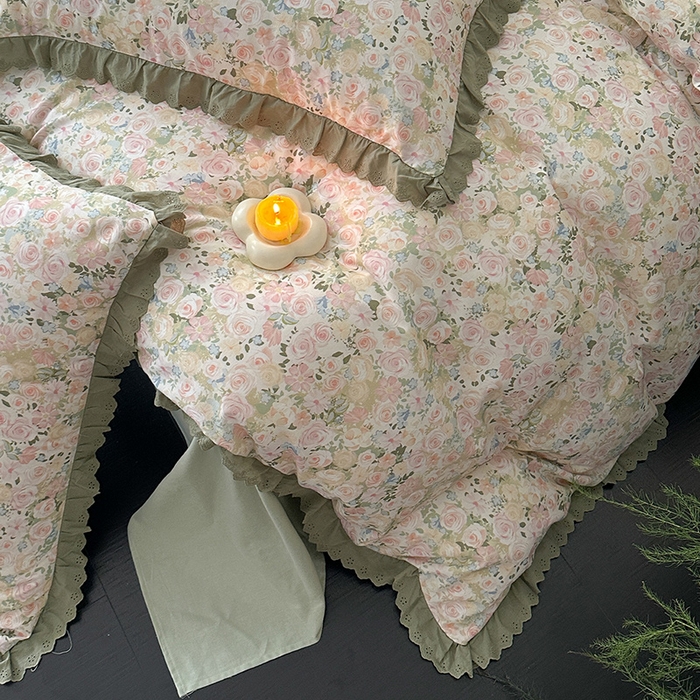 91家纺网 家纺一手货源 找家纺 三朵家纺 2025新款秋冬全棉纯棉加厚磨毛法式花边四件套 闲趣花开