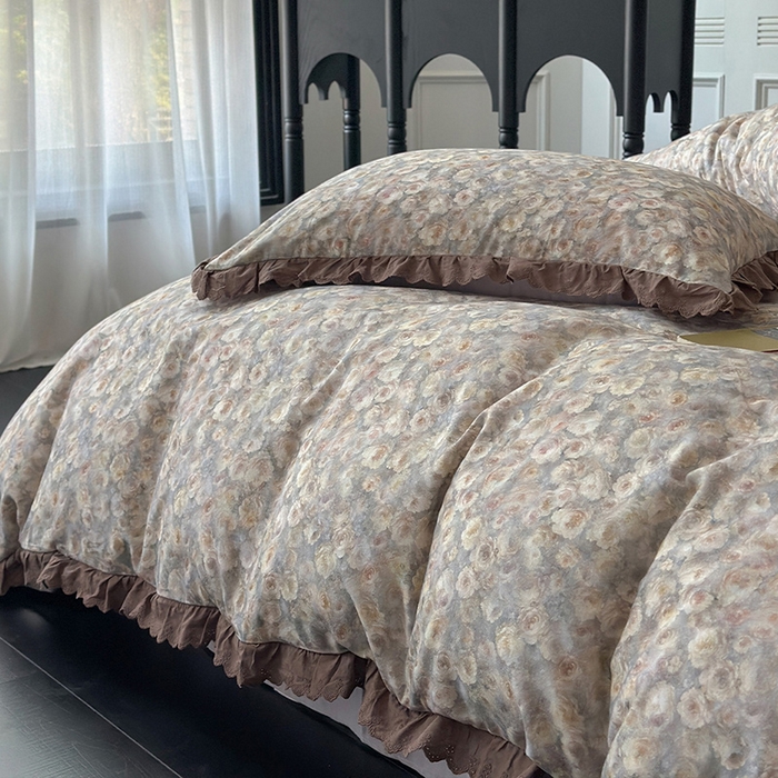 91家纺网 家纺一手货源 找家纺 三朵家纺 2025新款秋冬全棉纯棉加厚磨毛法式花边四件套 晚风告白