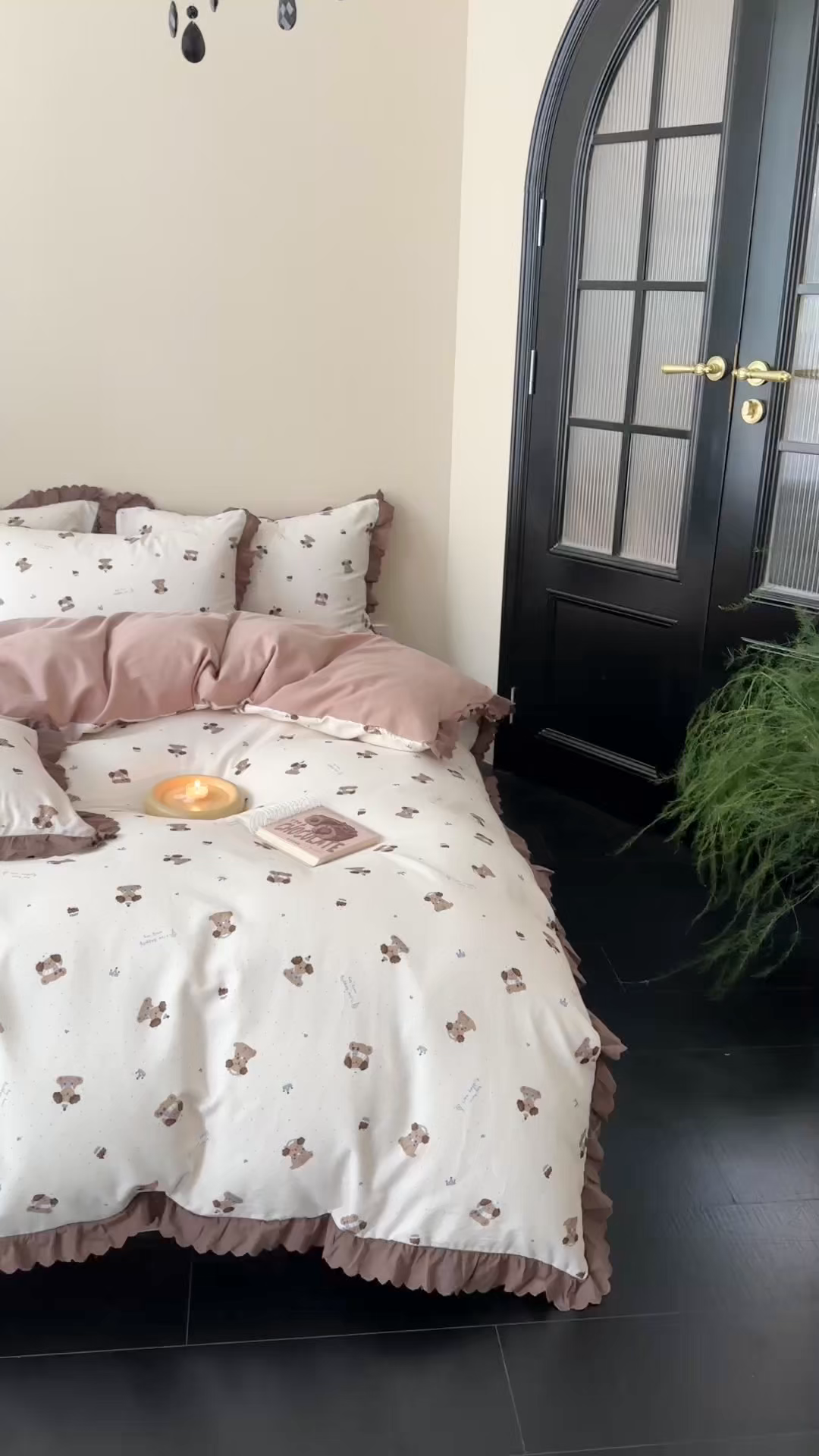 91家纺网 家纺一手货源 找家纺 三朵家纺 2025新款秋冬全棉纯棉加厚磨毛法式花边四件套 朝花夕拾