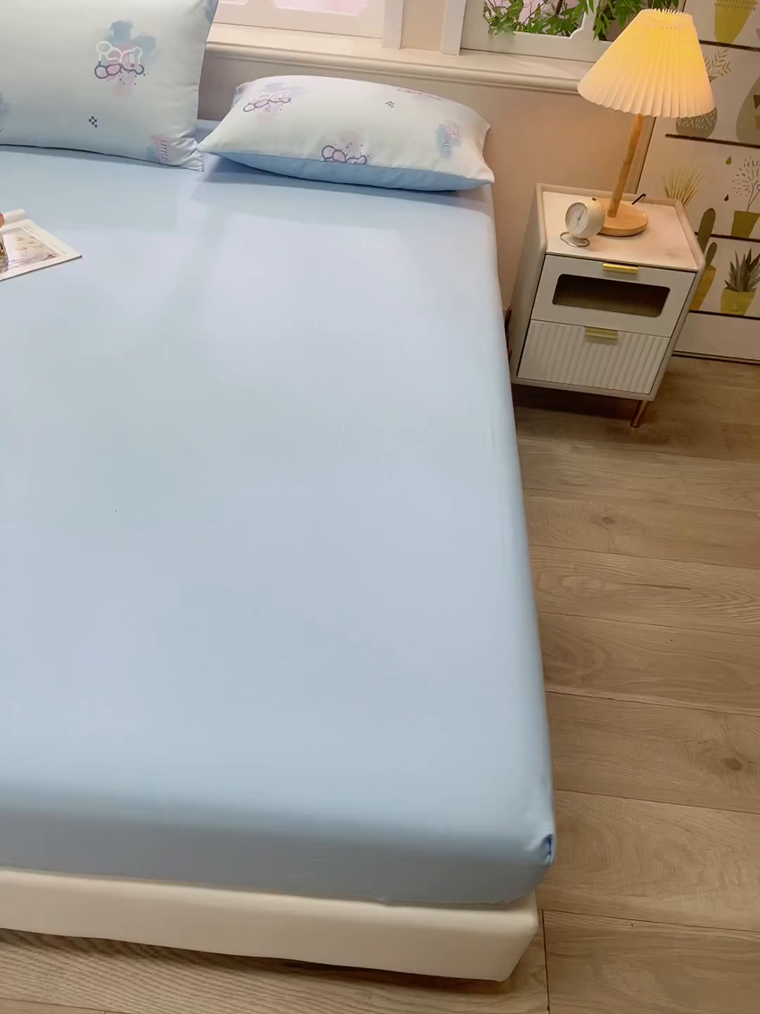 91家纺网 家纺一手货源 找家纺 梦莱家纺 2025新款水洗棉印花单品床笠 幻彩小熊-蓝