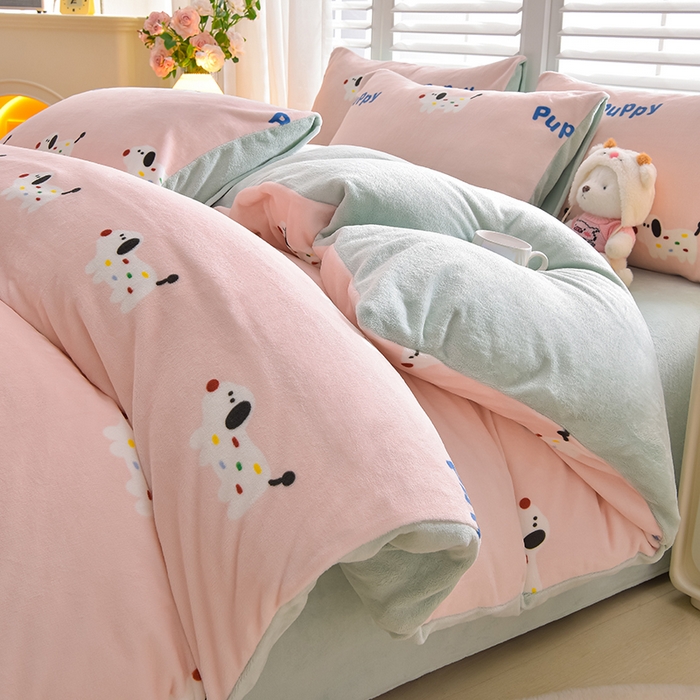 鑫喜莱家纺 2025新款加厚牛奶绒卡通印花四件套 可爱小狗