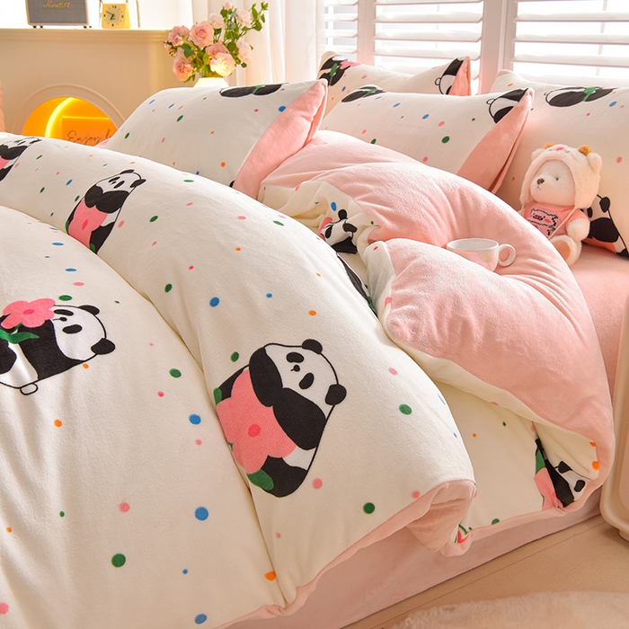 鑫喜莱家纺 2025新款加厚牛奶绒卡通印花四件套 波点熊猫
