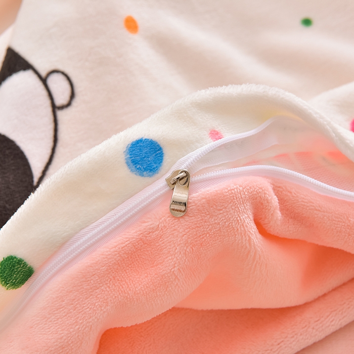 91家纺网 家纺一手货源 找家纺 鑫喜莱家纺 2025新款加厚牛奶绒卡通印花四件套 波点熊猫