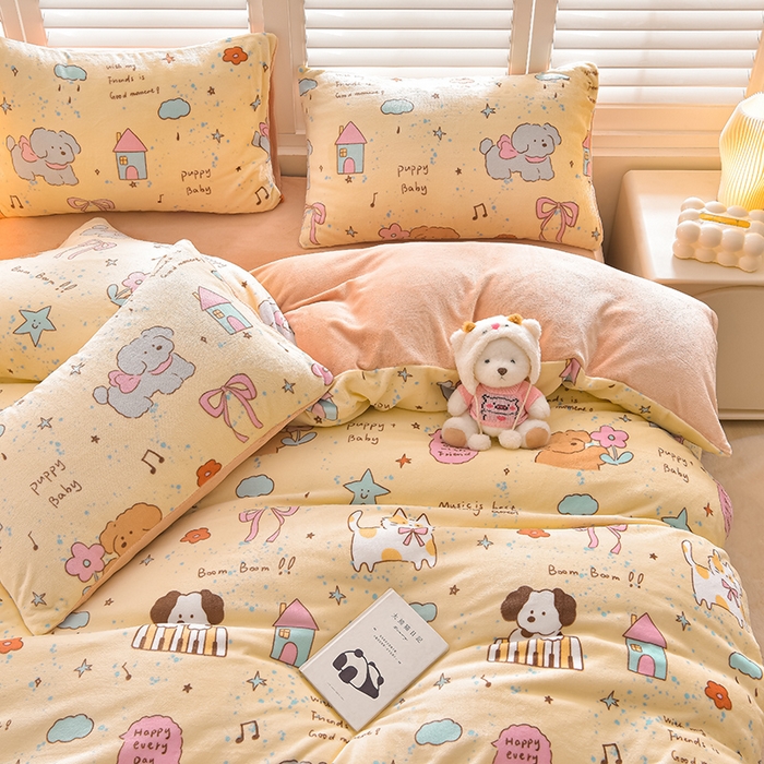 91家纺网 家纺一手货源 找家纺 鑫喜莱家纺 2025新款加厚牛奶绒卡通印花四件套 宠物日记