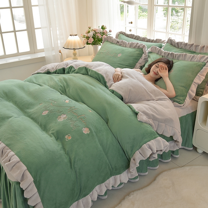 91家纺网 家纺一手货源 找家纺 （总）鑫喜莱家纺 2025新款刺绣双层花边牛奶绒四件套（注意控价 标准尺寸156元，实际售价不得低于控价的价格)