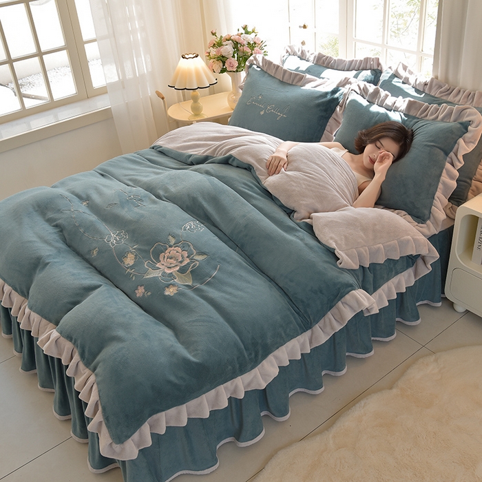 鑫喜莱家纺 2025新款刺绣双层花边牛奶绒四件套（注意控价 标准尺寸156元，实际售价不得低于控价的价格) 花韵-宾利蓝