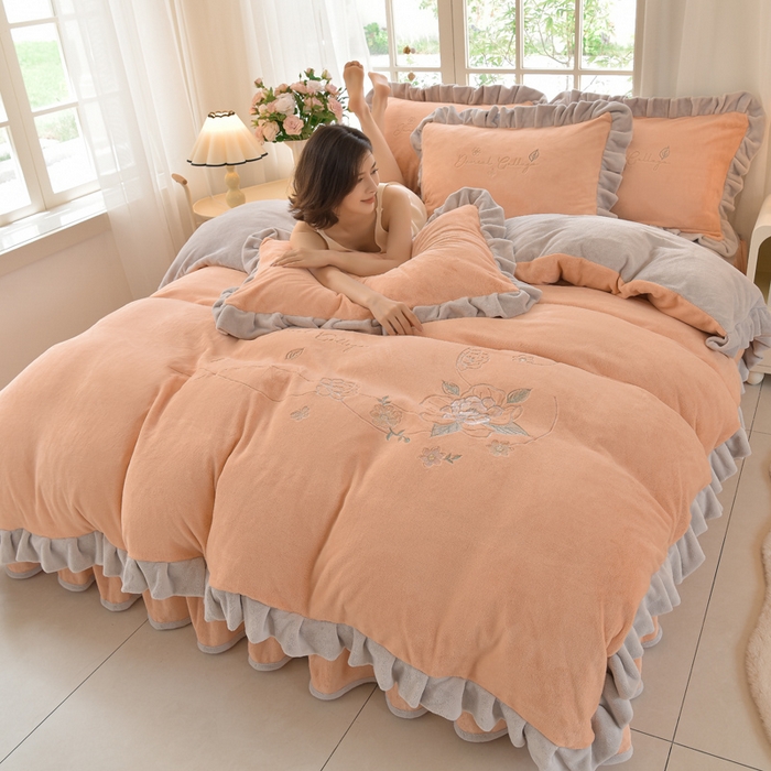 91家纺网 家纺一手货源 找家纺 鑫喜莱家纺 2025新款刺绣双层花边牛奶绒四件套（注意控价 标准尺寸156元，实际售价不得低于控价的价格) 花韵-暖玉